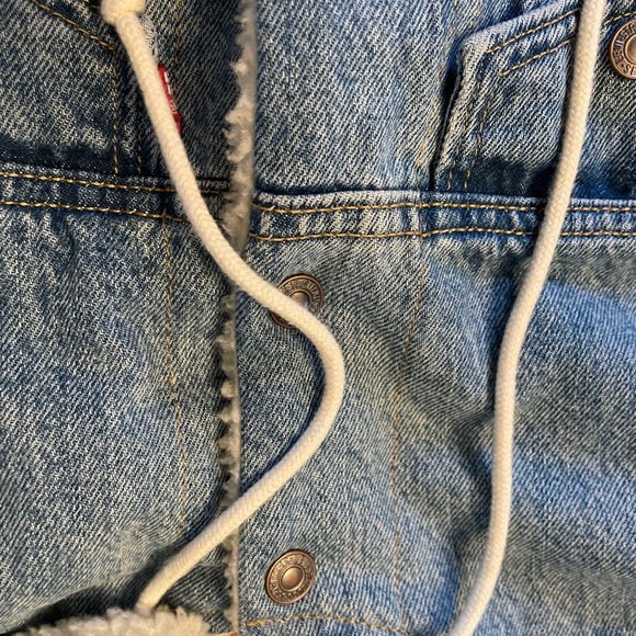 Levi’s Ex- Boyfriend Sherpa Hooded Trucker Jacket XS - Picture 11 of 12
